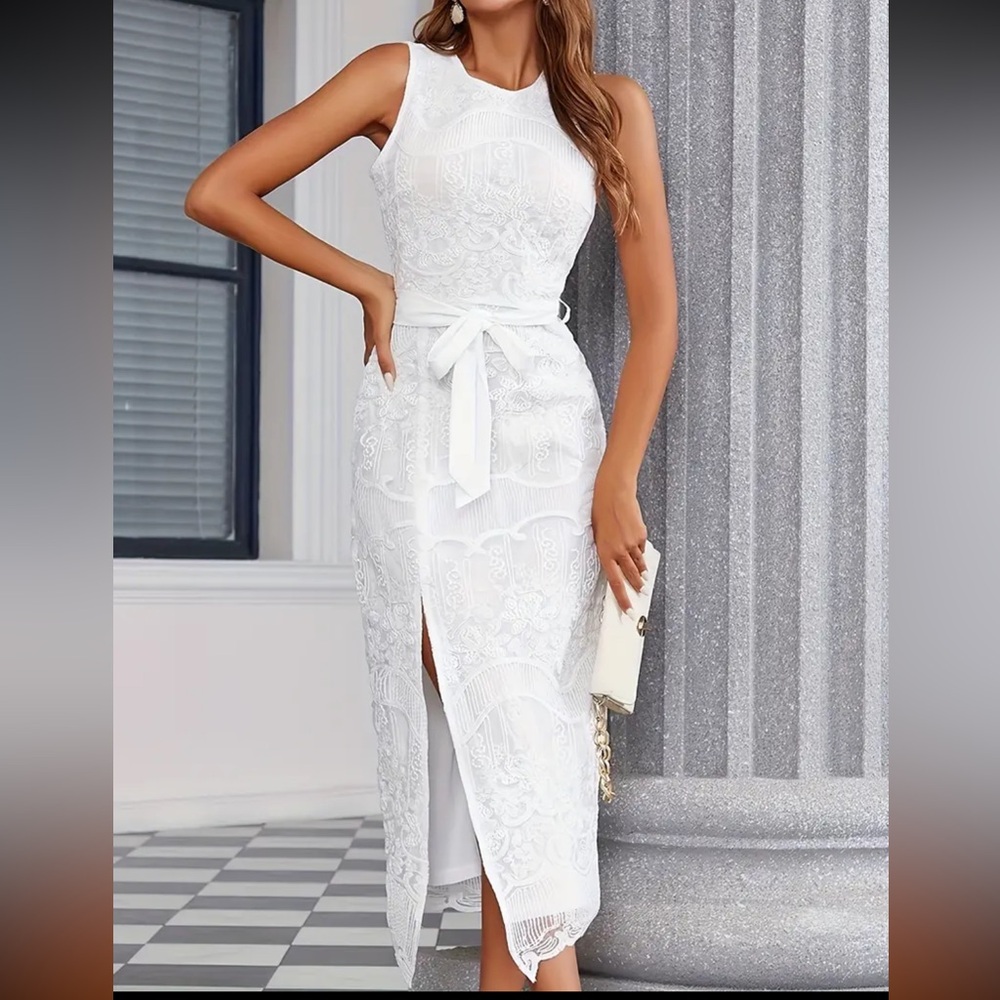 Beautiful lace dress. Size medium